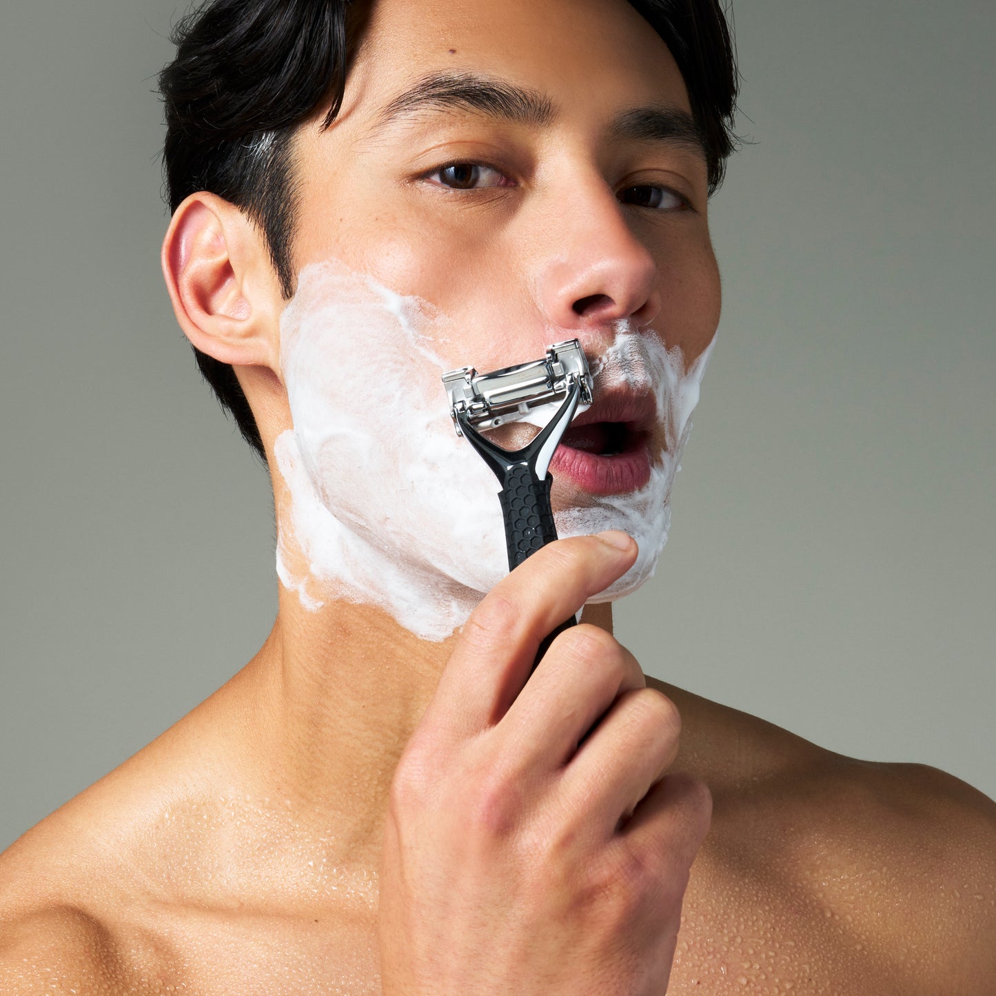 LEAF TWO RAZOR BLACK