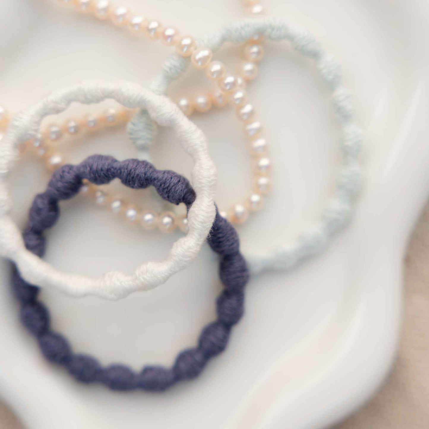 PEARL HAIR TIES
